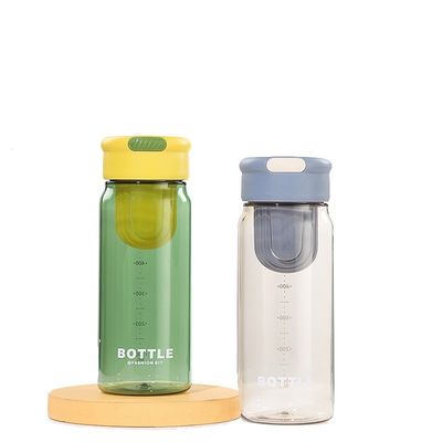 In magazzino e OEM accettato Logo personalizzato 650ml PP bottiglia di acqua di plastica con separatore di tè
