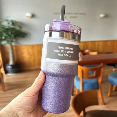 Logo personalizzato 20 oz / 30 oz Acciaio inossidabile Tazza d'acqua isolante con paglia