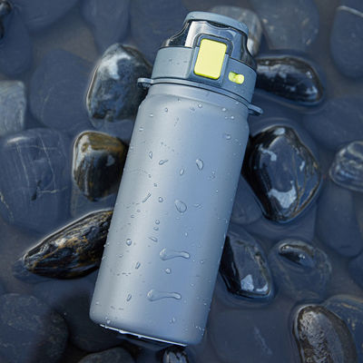 2023 Runner Bottiglia d'acqua rivestita di metallo La scelta definitiva per tutti i vostri bisogni di idratazione