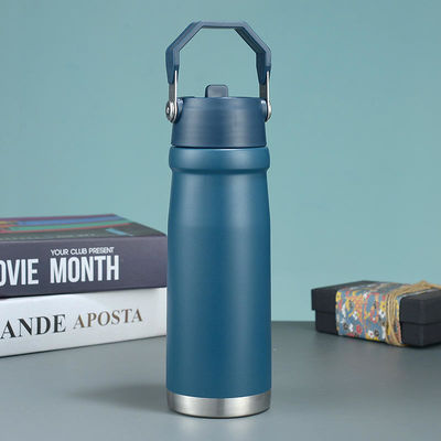 Coppa dritta Logo personalizzato Viaggio caldo 500ml 650Ml Doppio muro Acciaio inossidabile Sport Bottiglia d'acqua con manico