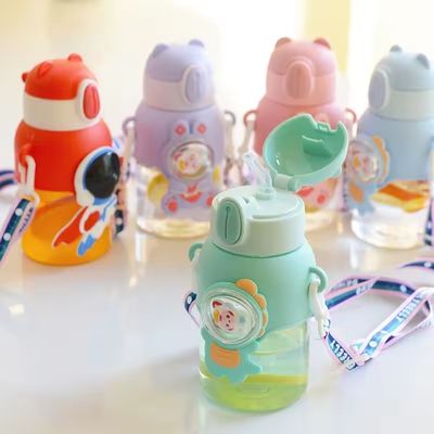 Unisex Cute Bottiglia d'acqua Anti-goccia Coppa di paglia per bambini Coppe di plastica per bambini