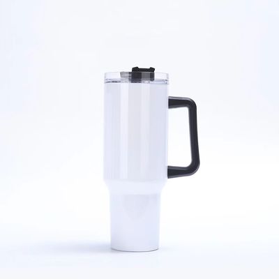 Tumbler riutilizzabili in acciaio inossidabile Coppe colorate per auto Tumbler con maniglia e coperchio di paglia
