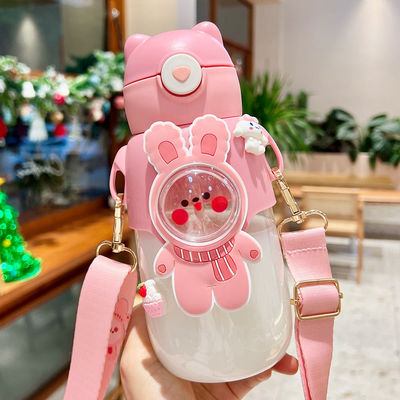 680ml Bottiglia d'acqua per bambini Cute Design Cartoon Coppa di plastica con cintura e paglia inclusi