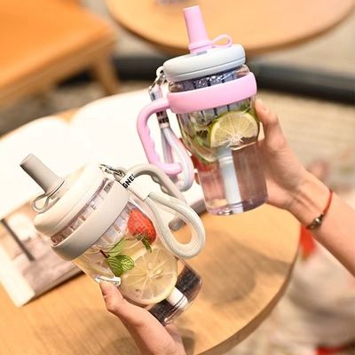 Bottiglia di plastica da 680 ml Bottiglia portatile di succo per viaggi all'aria aperta per adulti in campeggio