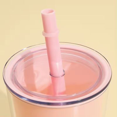 Bottiglia d'acqua di plastica a doppia parete di grande capacità con paglia applicabile per l'acqua bollente