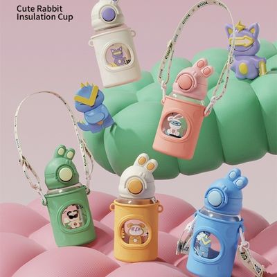 Bottiglia d'acqua per bambini con design di cartone animato e prestazioni di isolamento termico
