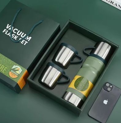 Set regalo personalizzato per affari grigio chiaro bottiglia d'acqua isolante da 680 ml doppia parete 304 in acciaio inossidabile