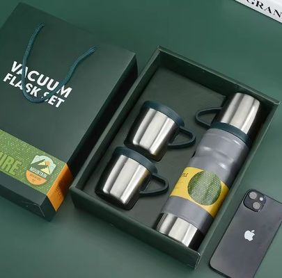 Set regalo personalizzato per affari grigio chiaro bottiglia d'acqua isolante da 680 ml doppia parete 304 in acciaio inossidabile