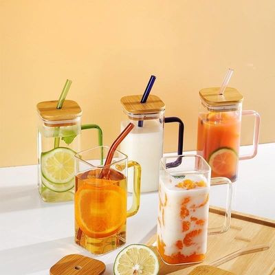 Morden Luxury Quadrato Forma Bambini Bicchiere Bevande Succo Tazza Latte Con Maniglia Di Colore Copertura Di Bambù Paglia Di Vetro