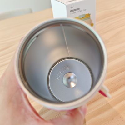 Termo termico giornaliero a vuoto di acciaio inossidabile 304 con corda di sollevamento e design portatile