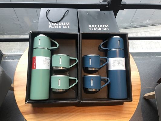 Bottiglie d'acqua isolate con 2 tazze Custom Logo Stainless Steel Travel Mug Gift Set