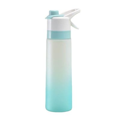 Vendi direttamente una tazza d'acqua di plastica sportiva semplice con una capacità di 750 ml