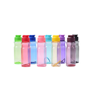 500ml di PET BPA gratuito personalizzato Tazza sportiva bottiglie di acqua potabile in plastica con cintura multicolore
