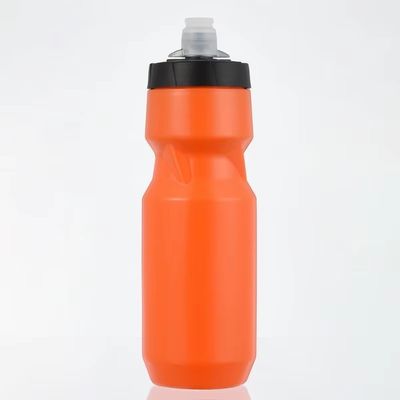 Logo personalizzato Accettabile 700ml PE Bottiglia di acqua sportiva in plastica con copertura antipolvere