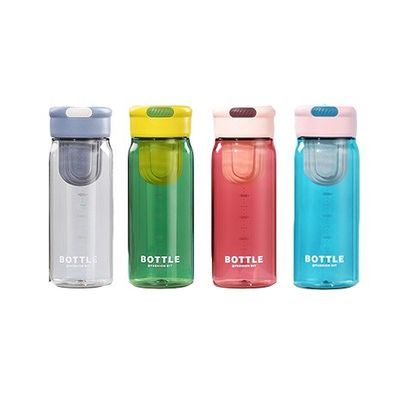 In magazzino e OEM accettato Logo personalizzato 650ml PP bottiglia di acqua di plastica con separatore di tè
