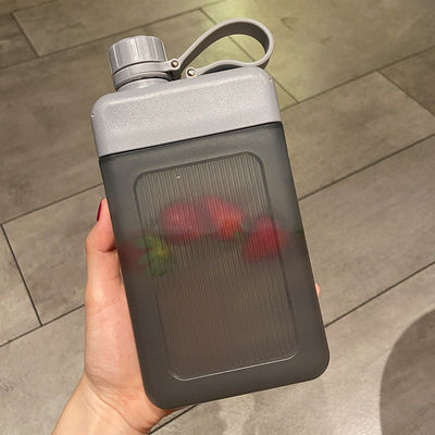 Bottiglia d'acqua quadrata portatile da 450 ml per viaggi all'aria aperta
