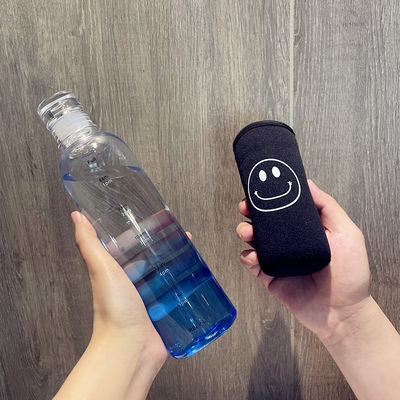 Bottiglia d'acqua di plastica per palestra sostenibile da 500 ml con scala temporale impermeabile e priva di BPA