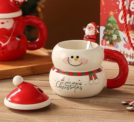Vivi la magia del Natale con il nostro set di tazze e cucchiai in ceramica da 400 ml