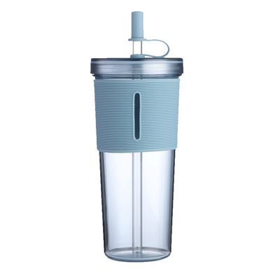 In estate è un must-have: 700 ml di succo chiaro senza BPA, bottiglia d'acqua potabile con manica di paglia.