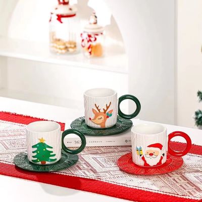 Stile natalizio in tazza di tè in ceramica in rilievo con logo personalizzato Babbo Natale e modello dell'albero