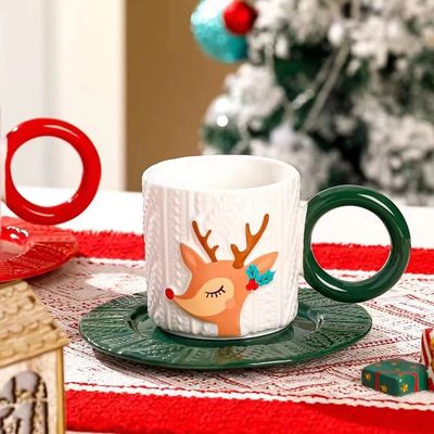 Stile natalizio in tazza di tè in ceramica in rilievo con logo personalizzato Babbo Natale e modello dell'albero