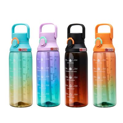 Acqua da bere in plastica a colori gradienti 750 ml Bottiglia portatile per sportivi per viaggi