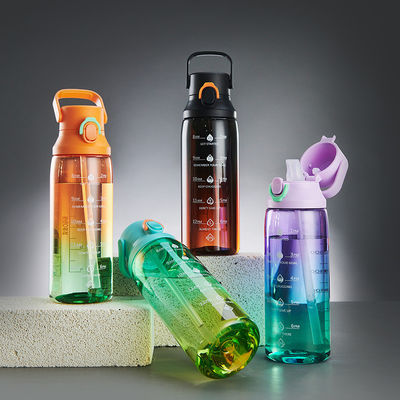 Acqua da bere in plastica a colori gradienti 750 ml Bottiglia portatile per sportivi per viaggi