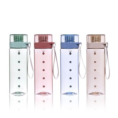 Sport all'aria aperta Portabile 550ml 700ml PC Bottiglia d'acqua di plastica quadrata con maniglia