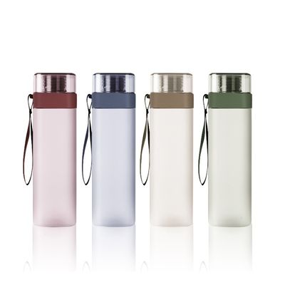 Bottiglia d'acqua a bocca quadrata di plastica colorata con coperchio a prova di perdite e corda a maniglia