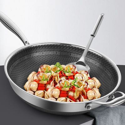 Cucina rifornita Cucine imperdibili con pentole antiaderenti a nido di miele con maniglia resistente al calore