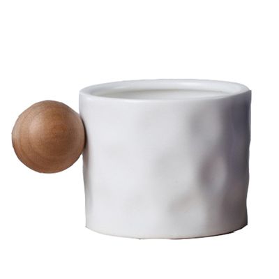 330ml Tazza da caffè in ceramica blu e bianco con maniglia sferica di legno per regali d'affari