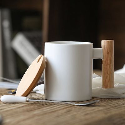 11oz Tazza di viaggio in ceramica per trasferimento di calore per ufficio color isolato