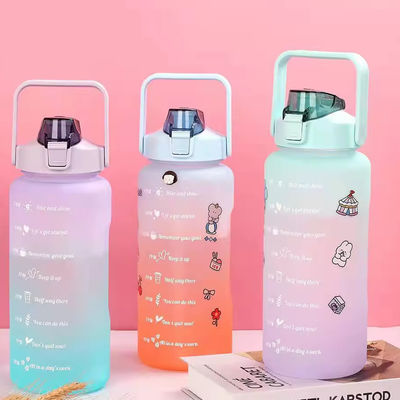 Bottiglia di plastica portatile a prova di perdite da 2L per colori personalizzati e sport all'aria aperta