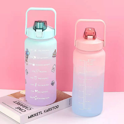 Bottiglia di plastica portatile a prova di perdite da 2L per colori personalizzati e sport all'aria aperta