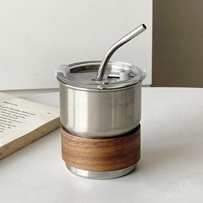 Tazza da caffè da campeggio in acciaio inossidabile con maniglia pieghevole e materiali sostenibili