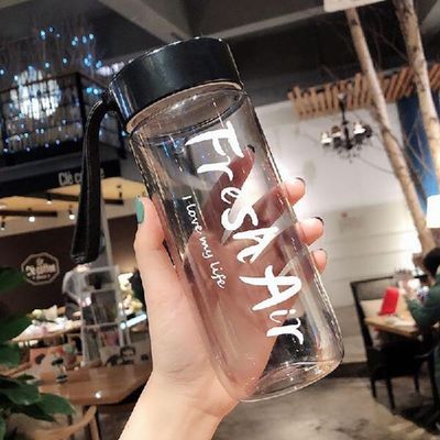 600ml Tazza di plastica Logo personalizzato trasparente Creativo Frosted Portabile Bottiglia d'acqua per studenti