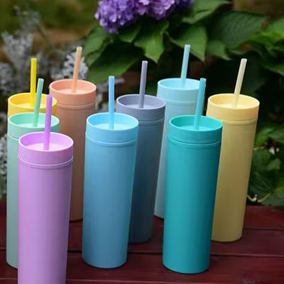 Accessori senza alcuno Vendite elevate colorate bottiglia d'acqua di plastica da 16 once con paglia e coperchio