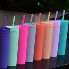 Accessori senza alcuno Vendite elevate colorate bottiglia d'acqua di plastica da 16 once con paglia e coperchio