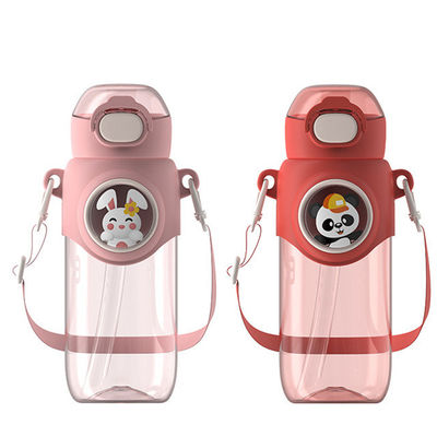 690 ml Boccaglio di plastica cartone animato Tazza portatile a prova di perdite con accessori di coperchio elastico