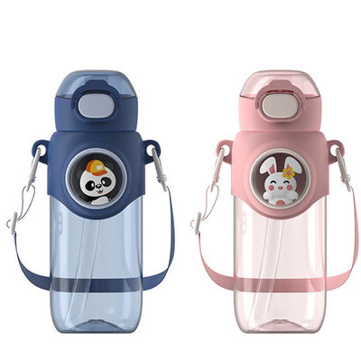 690 ml Boccaglio di plastica cartone animato Tazza portatile a prova di perdite con accessori di coperchio elastico