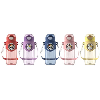 690 ml Boccaglio di plastica cartone animato Tazza portatile a prova di perdite con accessori di coperchio elastico