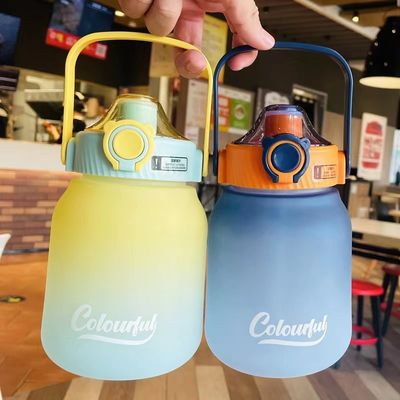 1100 ml/1300 ml bottiglia di bevande creative congelate a prova di perdite personalizzate per sport all'aperto / campeggio