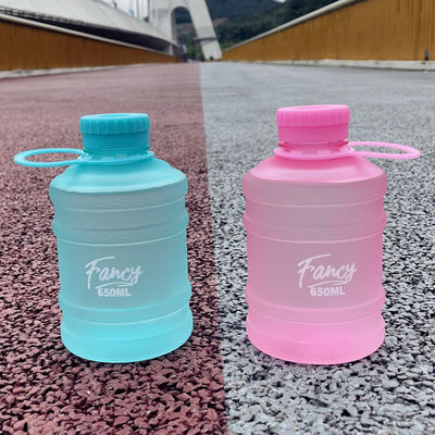 680ml Coppa di plastica portatile di grande capacità per sport per studenti all'aperto