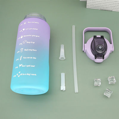 Bottiglia d'acqua di plastica da sport all'aperto da 2 litri con linea di capacità e rivestimento anticorrosione