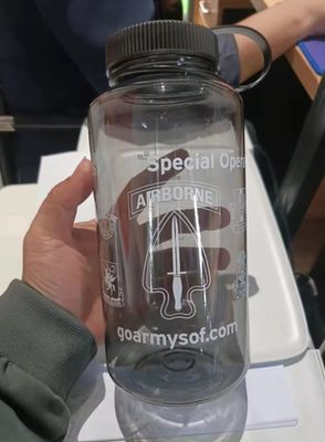 Unisex 1000ml Coppa d'acqua di grande capacità Coppa impermeabile a scala con materiale plastico PS