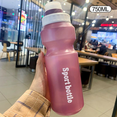 Creativa personalizzata 500ml 600ml 750ml Bottiglia d'acqua di plastica per campeggio Viaggi Fitness