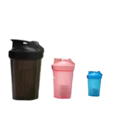 I produttori offrono escursioni all'aria aperta Cadeaux mignons pour les enfants Agitare tazze Bottiglie d'acqua