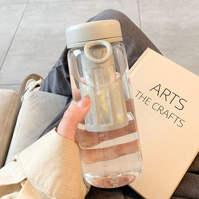 Disegno contemporaneo Logo d'ufficio personalizzato Bottiglia d'acqua di plastica esterna con infusore di tè