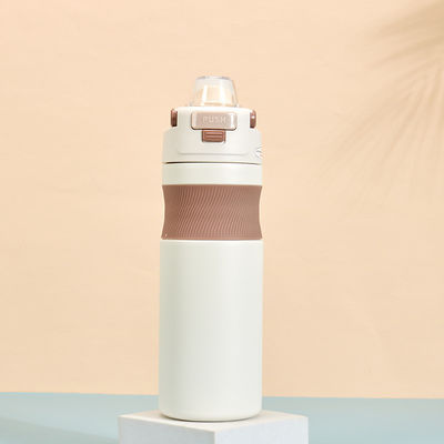 La bottiglia d'acqua in acciaio inossidabile 16 oz perfetta per tutte le attività all' aperto.
