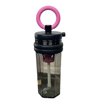 Bottiglia d'acqua di plastica di grande capacità da 700 ml con disegno a prova di perdite e paglia riutilizzabile